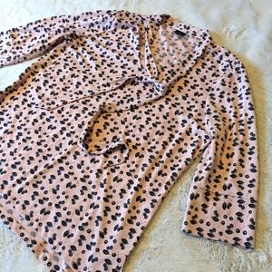 🏵️ NWOT Worthington Cherry Pink & Black Top Size XL